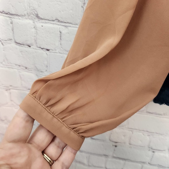 Flying Tomato Women's Boho Embroidered Long Sheer sleeve Lace Back Blouse M - Picture 2 of 8